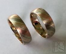Mokume-gane-trouwringen-vierkleuren.jpg